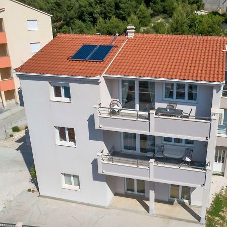 Apartmani Ticinovic Omiš Zewnętrze zdjęcie