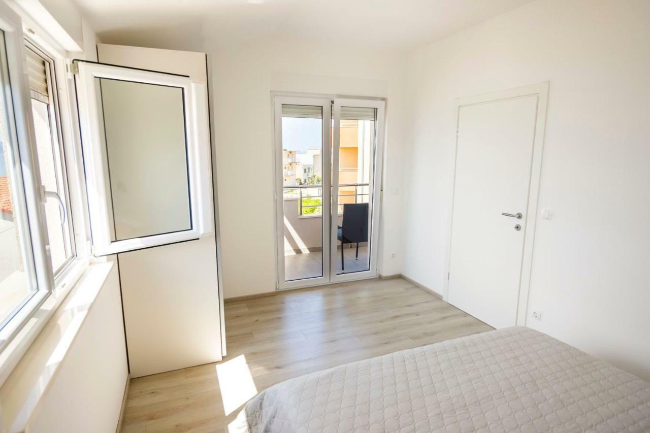 Apartmani Ticinovic Omiš Zewnętrze zdjęcie