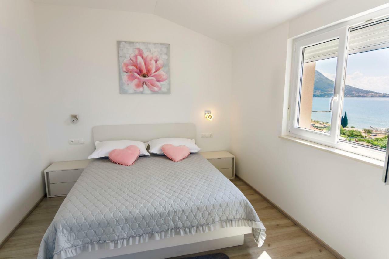Apartmani Ticinovic Omiš Zewnętrze zdjęcie