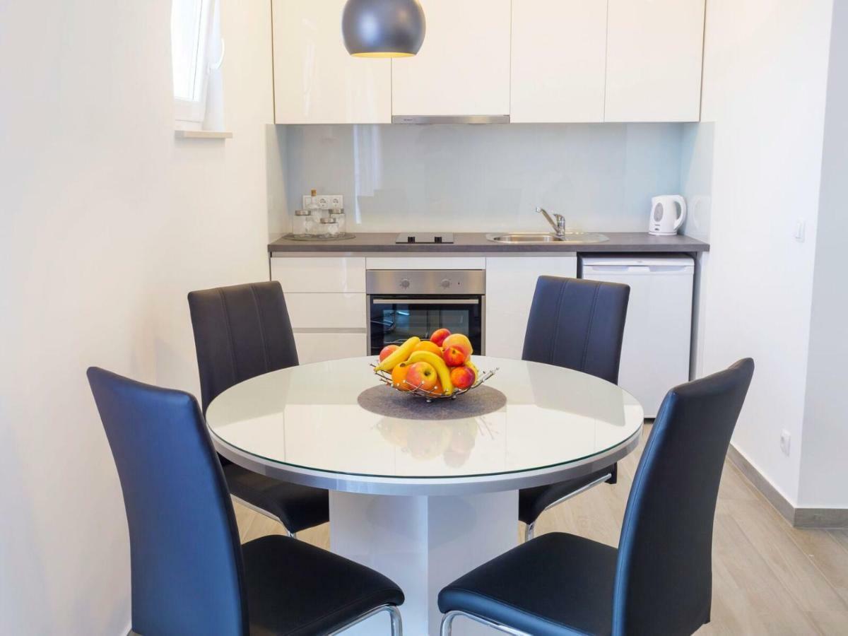 Apartmani Ticinovic Omiš Zewnętrze zdjęcie