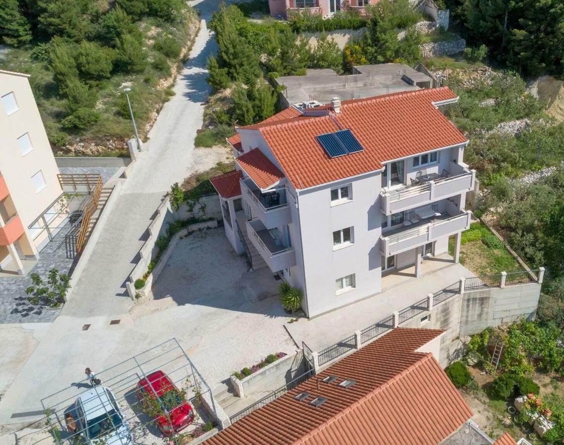 Apartmani Ticinovic Omiš Zewnętrze zdjęcie
