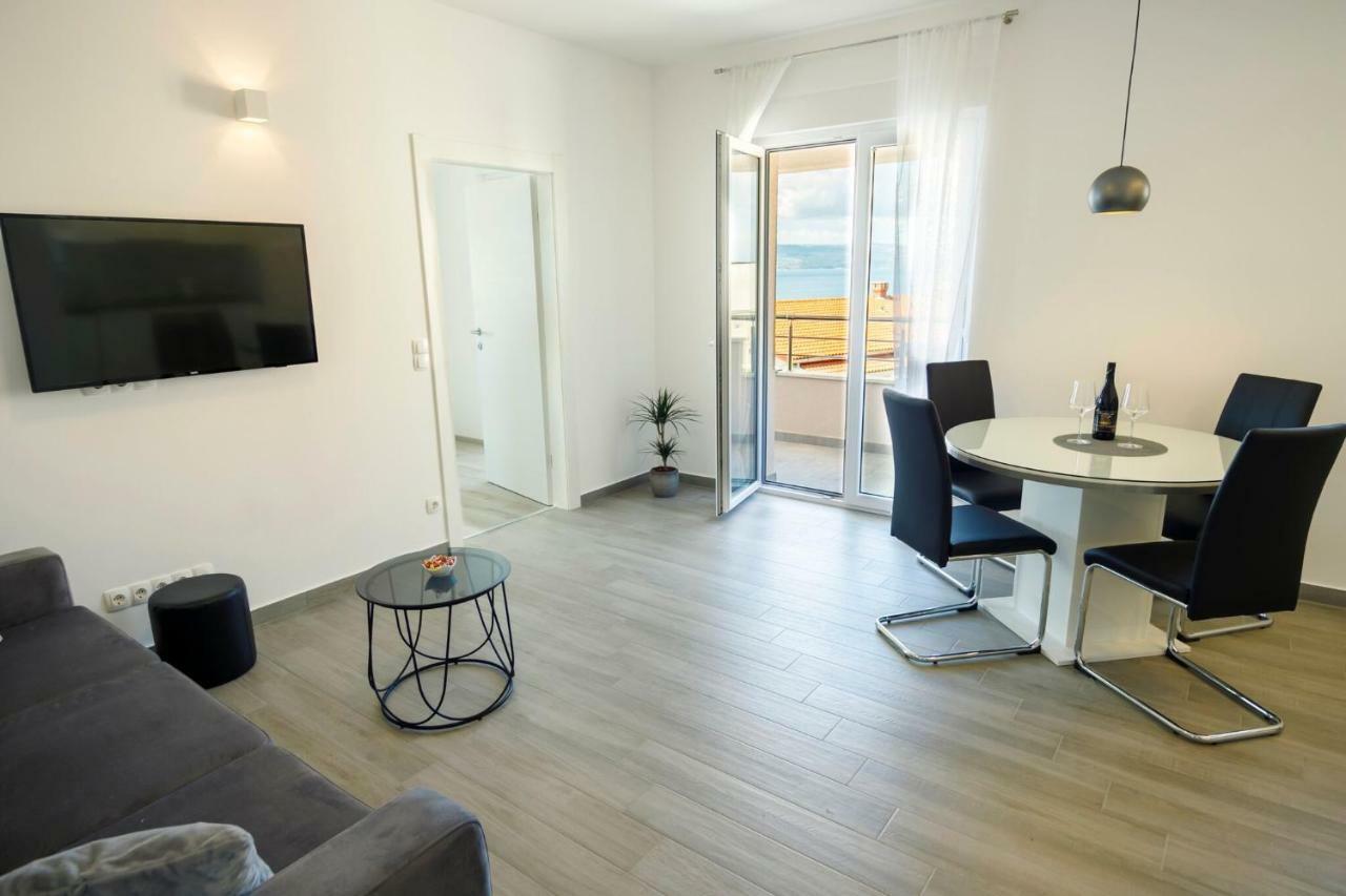 Apartmani Ticinovic Omiš Zewnętrze zdjęcie